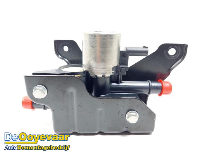 EGR valve from a Jeep Compass (MP) 1.3 4XE 240 16V 4x4 2020