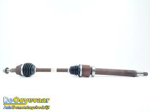 Used Front drive shaft, right Ford Focus 3 Wagon 1.0 Ti-VCT EcoBoost 12V 125 Price € 99,99 Margin scheme offered by Autodemontagebedrijf De Ooyevaar