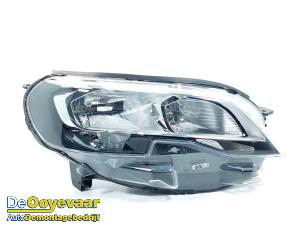 Used Headlight, right Peugeot Expert (VA/VB/VE/VF/VY) 2.0 Blue HDi 150 16V Price € 124,99 Margin scheme offered by Autodemontagebedrijf De Ooyevaar