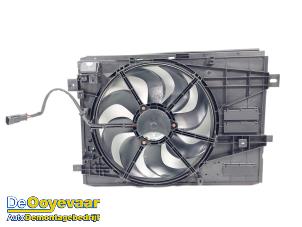 Used Cooling fans Peugeot 308 (L3/L8/LB/LH/LP) 1.2 12V e-THP PureTech 110 Price € 129,98 Margin scheme offered by Autodemontagebedrijf De Ooyevaar