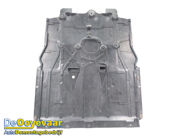Engine protection panel from a Mercedes-Benz GLA (H247) 1.3 180 Turbo 16V 2021