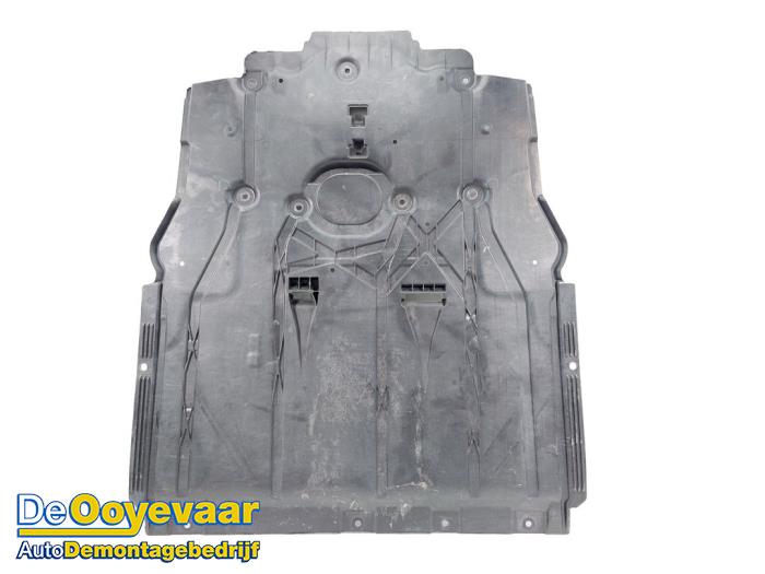 Engine protection panel from a Mercedes-Benz GLA (H247) 1.3 180 Turbo 16V 2021
