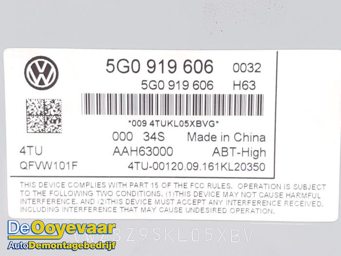 Displays Multi Media Anzeige van een Volkswagen Tiguan (AD1) 1.4 TSI 16V 2017