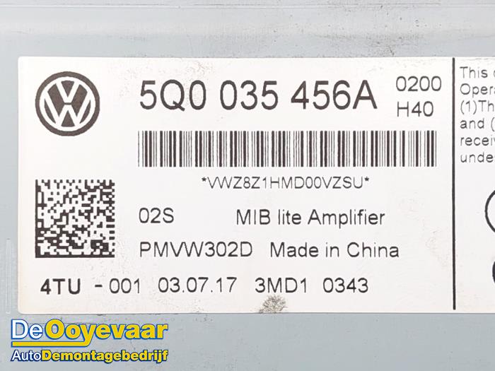 Amplificador de radio de un Volkswagen Golf VII (AUA) 2.0 R 4Motion 16V 2017
