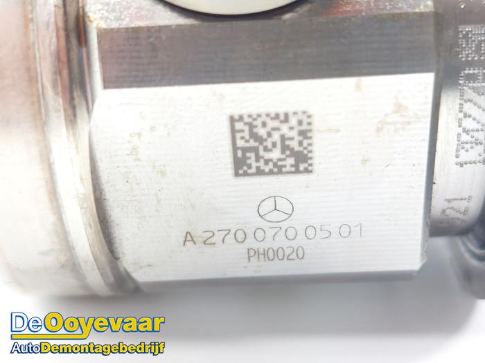 High pressure pump from a Mercedes-Benz GLA (156.9) 1.6 200 16V 2015