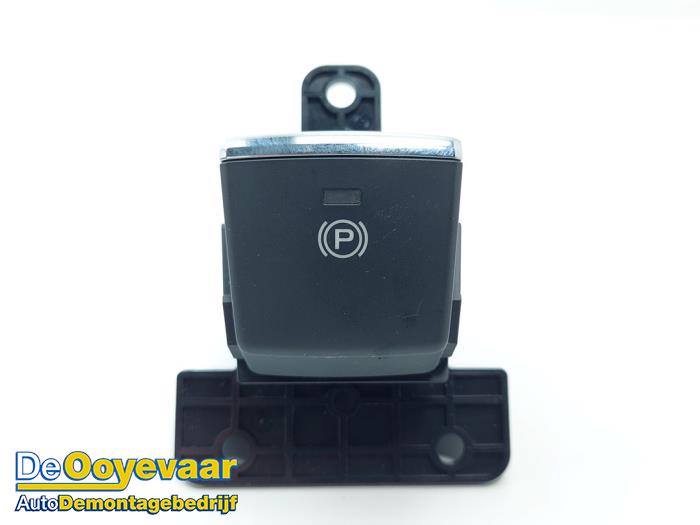 Używane Przelacznik hamulca postojowego Subaru XV (GT/GX) 2.0 e-Boxer AWD 16V Cena € 15,00 Procedura marży oferowane przez Autodemontagebedrijf De Ooyevaar