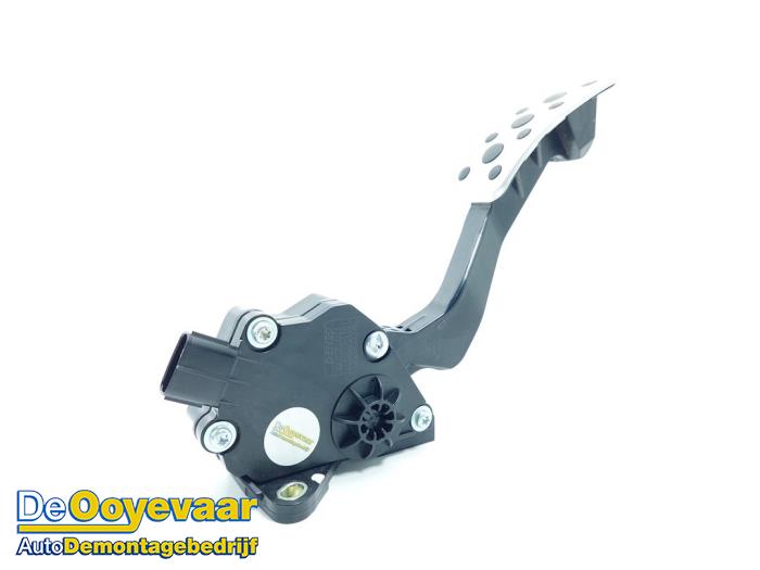 Accelerator pedal from a Subaru XV (GT/GX) 2.0 e-Boxer AWD 16V 2020