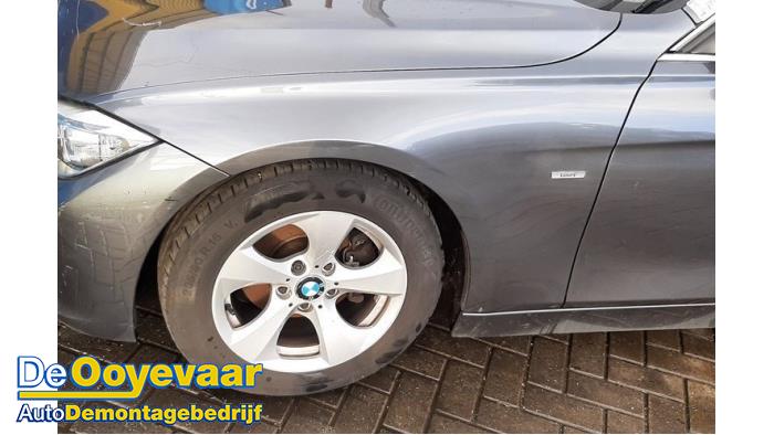 Ekran lewy przód z BMW 3 serie Touring (F31) 320d 2.0 16V EfficientDynamicsEdition 2014