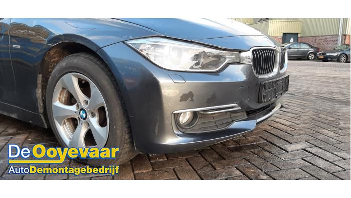 Front bumper from a BMW 3 serie Touring (F31) 320d 2.0 16V EfficientDynamicsEdition 2014