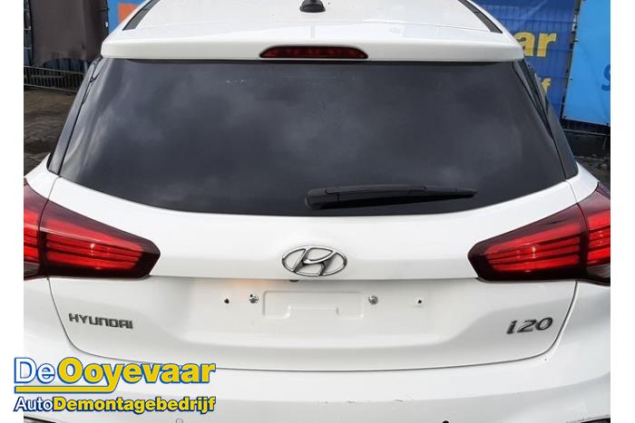 Tailgate from a Hyundai i20 (GBB) 1.0 T-GDI 100 12V 2019