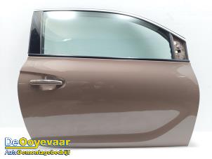 Used Door 2-door, right Opel Adam 1.2 16V Price € 449,99 Margin scheme offered by Autodemontagebedrijf De Ooyevaar
