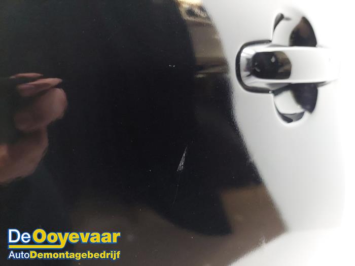 Drzwi prawe tylne wersja 4-drzwiowa z Peugeot 108 1.0 12V 2018