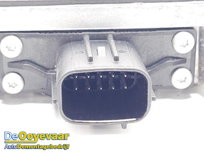 Dödvinkelsensor från en Mazda 6 SportBreak (GJ/GH/GL) 2.0 SkyActiv-G 165 16V 2013