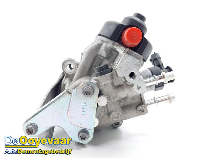Diesel pump from a Renault Clio IV (5R) 1.5 dCi 90 FAP 2018
