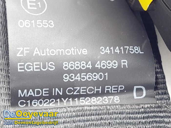 Cinturón de seguridad derecha delante de un Renault Trafic (1FL/2FL/3FL/4FL) 2.0 dCi 16V 120 2021