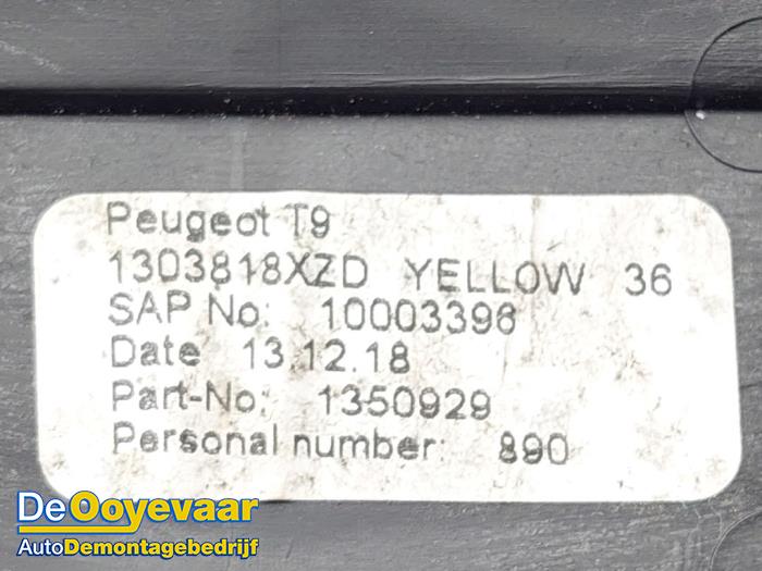 Luftgitter Armaturenbrett van een Peugeot 308 SW (L4/L9/LC/LJ/LR) 1.5 BlueHDi 130 2019