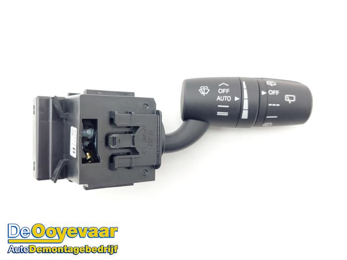 Interruptor de limpiaparabrisas de un Mazda 6 SportBreak (GJ/GH/GL) 2.0 SkyActiv-G 165 16V 2019