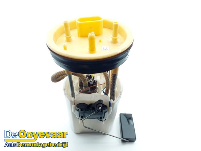 Electric fuel pump from a Volkswagen Polo V (6R) 1.2 TDI 12V BlueMotion 2010