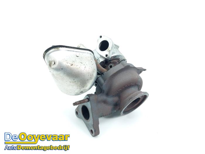 Turbo van een Opel Corsa E 1.3 CDTi 16V ecoFLEX 2016