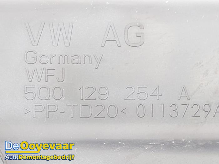 Conductor de aire de un Volkswagen Golf VII Variant (AUVV) 1.6 TDI BlueMotion 16V 2014