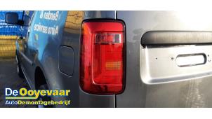 Używane Tylne swiatlo pozycyjne lewe Volkswagen Caddy IV 2.0 TDI 102 Cena € 74,99 Procedura marży oferowane przez Autodemontagebedrijf De Ooyevaar