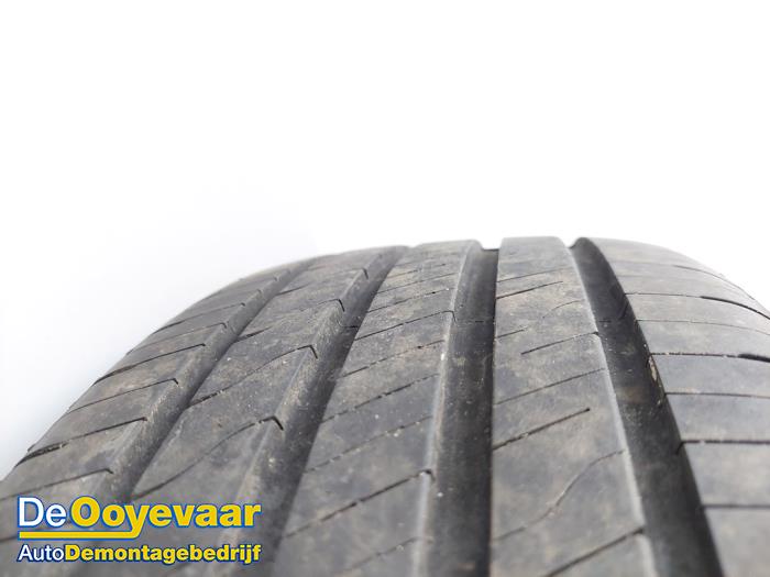 Wheel + tyre from a Ford Puma 1.0 Ti-VCT EcoBoost 12V 2023