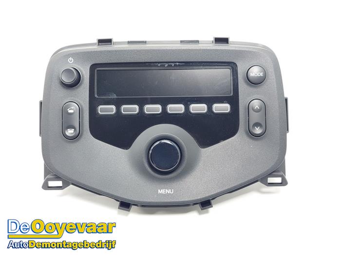 Radio from a Peugeot 108 1.0 12V 2018