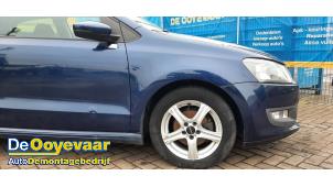 Used Front wing, right Volkswagen Polo V (6R) 1.2 TDI 12V BlueMotion Price € 99,99 Margin scheme offered by Autodemontagebedrijf De Ooyevaar