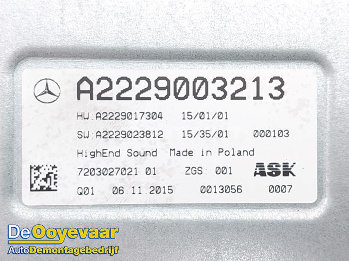 Radioverstärker van een Mercedes-AMG S AMG (A217) 5.5 S-63 AMG V8 32V Biturbo 4-Matic 2016