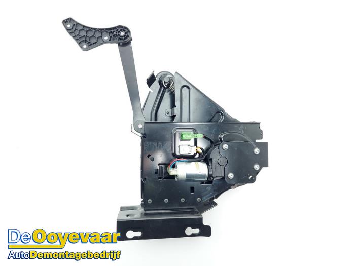 Begagnade Cabrioletmotor Mercedes S AMG (A217) 5.5 S-63 AMG V8 32V Biturbo 4-Matic Pris € 129,99 Marginaltabell erbjuds av Autodemontagebedrijf De Ooyevaar