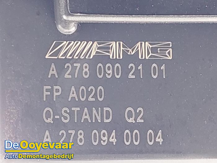 Air box from a Mercedes-AMG S AMG (A217) 5.5 S-63 AMG V8 32V Biturbo 4-Matic 2016