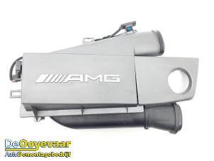Usagé Boîtier filtre à air Mercedes S AMG (A217) 5.5 S-63 AMG V8 32V Biturbo 4-Matic Prix € 169,99 Règlement à la marge proposé par Autodemontagebedrijf De Ooyevaar