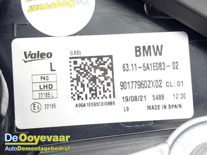 Phare gauche d'un BMW 1 serie (F40) 118i 1.5 TwinPower 12V 2021