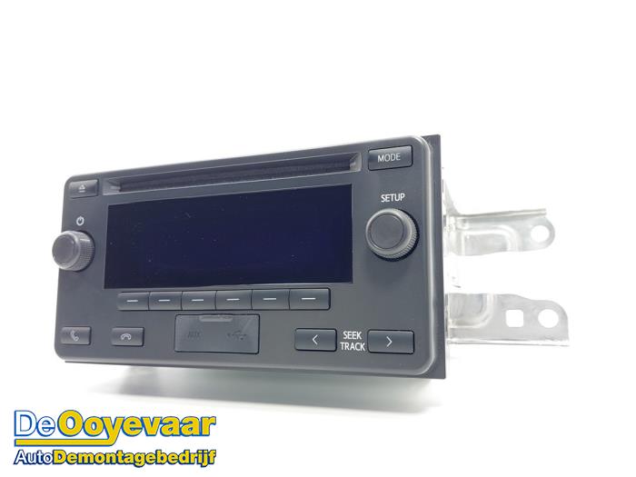 Radioodtwarzacz CD z Toyota Yaris III (P13) 1.0 12V VVT-i 2018