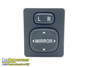Used Mirror switch Toyota Yaris III (P13) 1.0 12V VVT-i Price € 19,99 Margin scheme offered by Autodemontagebedrijf De Ooyevaar