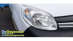 Używane Reflektor prawy Renault Kangoo Express (FW) 1.5 dCi 75 FAP Cena € 99,99 Procedura marży oferowane przez Autodemontagebedrijf De Ooyevaar