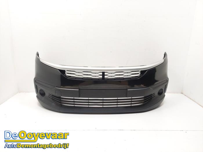 Front bumper from a Fiat Talento 1.6 EcoJet BiTurbo 125 2019