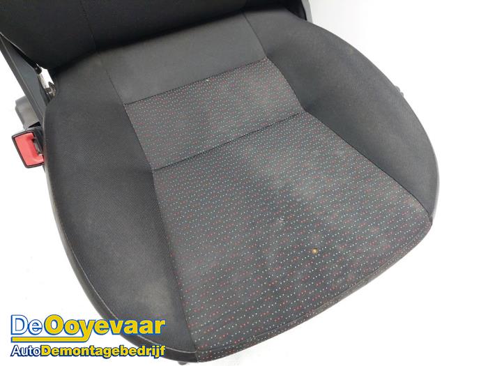 Seat, left from a Citroën Jumper (U9) 2.2 HDi 130 2015