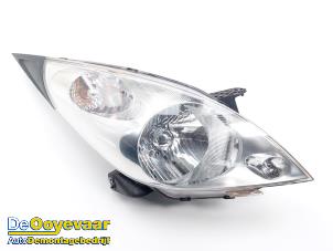 Używane Reflektor prawy Chevrolet Spark (M300) 1.0 16V Bifuel Cena € 69,99 Procedura marży oferowane przez Autodemontagebedrijf De Ooyevaar
