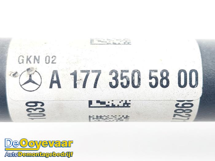 Arbre de transmission arrière droit d'un Mercedes-AMG A-Klasse AMG (177.0) 2.0 A-35 AMG Turbo 16V 4Matic 2019