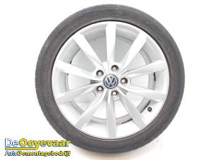 Usagé Jante + pneumatique Volkswagen Golf VII Variant (AUVV) 1.6 TDI BlueMotion 16V Prix € 149,99 Règlement à la marge proposé par Autodemontagebedrijf De Ooyevaar