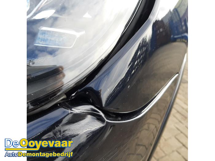 Front wing, left from a Porsche Cayenne II (92A) 3.0 D V6 24V 2015