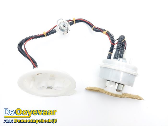 Gebrauchte Kraftstoffpumpe Elektrisch BMW 6 serie (F13) 650i xDrive V8 32V Preis € 129,99 Margenregelung angeboten von Autodemontagebedrijf De Ooyevaar