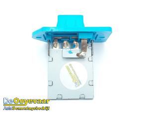 Used Heater resistor Kia Rio IV (YB) 1.0i T-GDi 100 12V Price € 19,99 Margin scheme offered by Autodemontagebedrijf De Ooyevaar