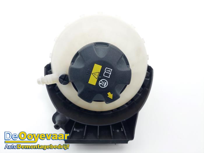 Expansion vessel from a BMW 1 serie (F20) 116i 1.6 16V 2012