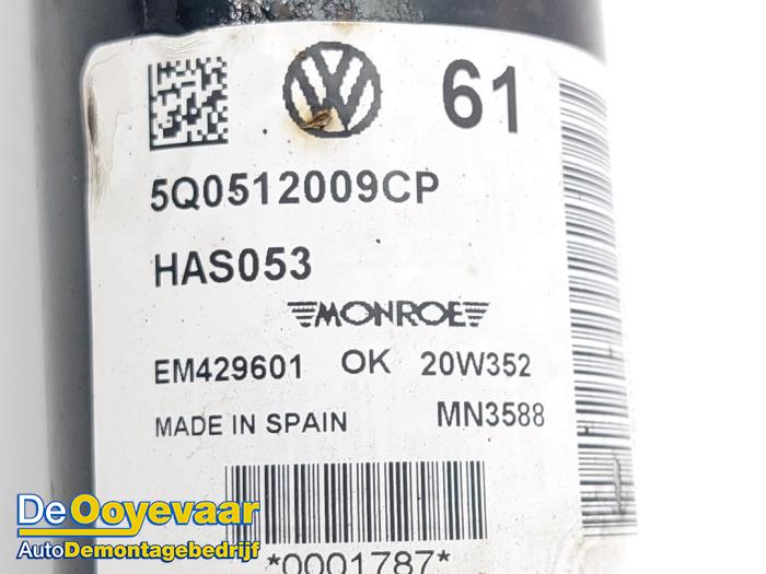 Rear shock absorber, right from a Volkswagen T-Roc 2.0 R TSI 16V 4Motion 2021