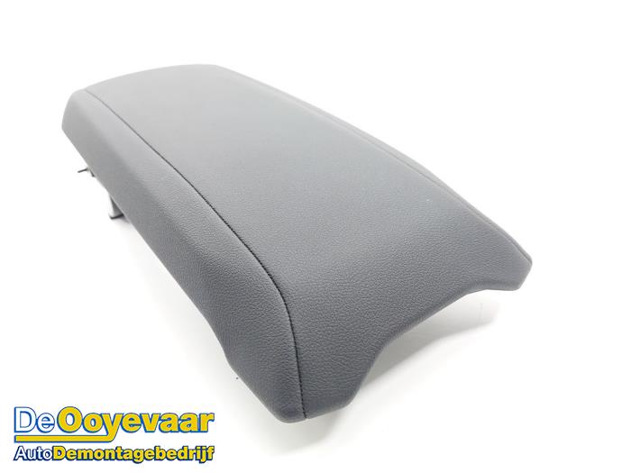 Begagnade Armstöd BMW 1 serie (F40) 118i 1.5 TwinPower 12V Pris € 99,99 Marginaltabell erbjuds av Autodemontagebedrijf De Ooyevaar