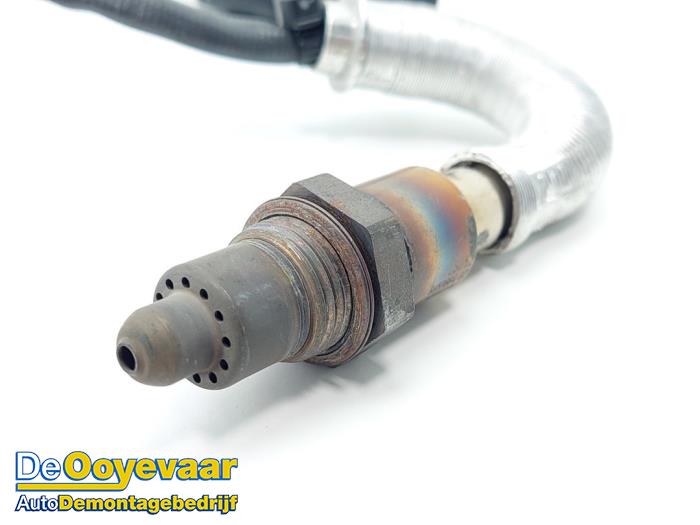 Lambda probe from a BMW 1 serie (F40) 118i 1.5 TwinPower 12V 2021