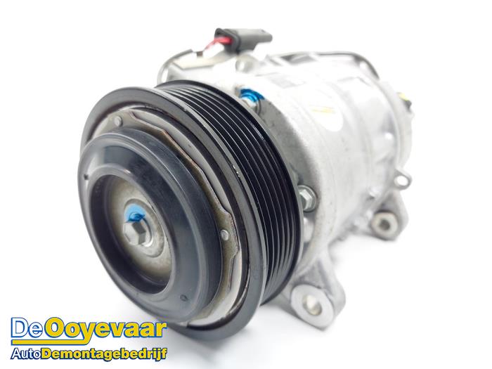 Usagé Compresseur de clim BMW 1 serie (F40) 118i 1.5 TwinPower 12V Prix € 149,99 Règlement à la marge proposé par Autodemontagebedrijf De Ooyevaar