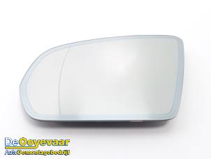 Gebrauchte Spiegelglas links Mercedes GLC (X253) 2.0 250 16V 4-Matic Preis € 149,99 Margenregelung angeboten von Autodemontagebedrijf De Ooyevaar